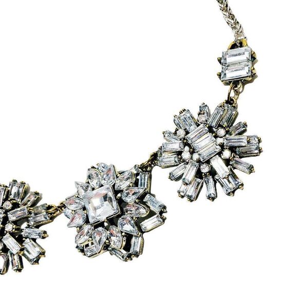 CHUNKY Crystal Snowflake Necklace - Picture 3 of 4